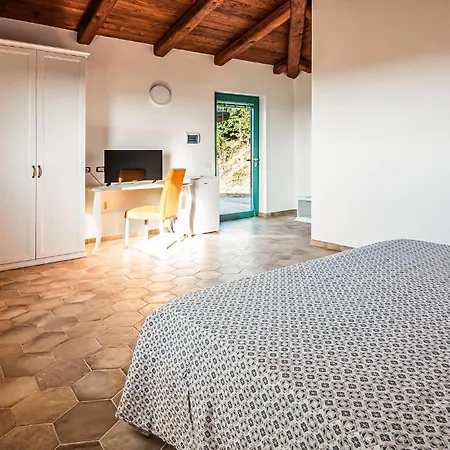 Holiday home 3 Bedroom Gorgeous In Perdifumo