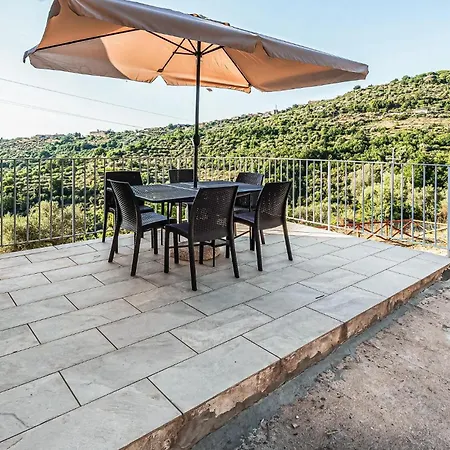 3 Bedroom Gorgeous In Holiday home *