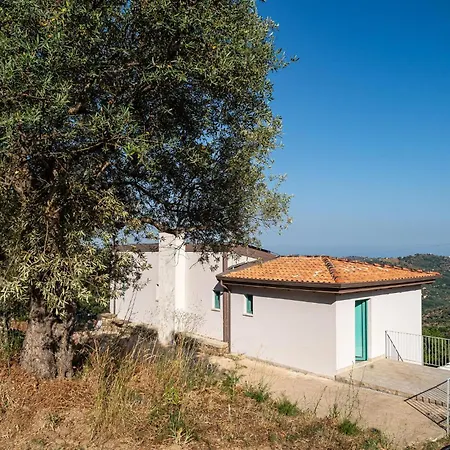 3 Bedroom Awesome In  Perdifumo